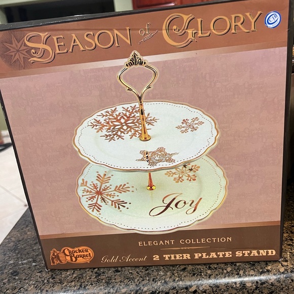 Elegant 2 tier Christmas Plate - Picture 2 of 7